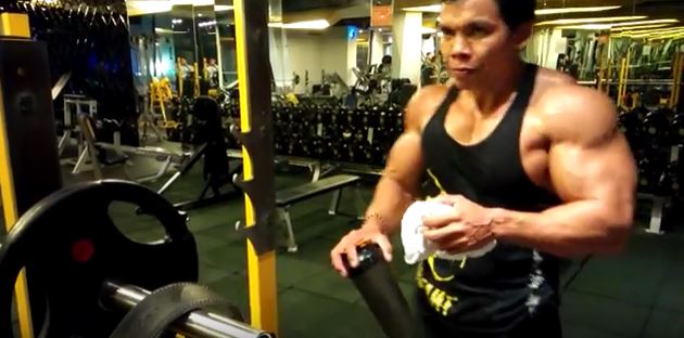 video-full-putu-sembah-latihan-otot-bahu-di-gold-gym-serpong